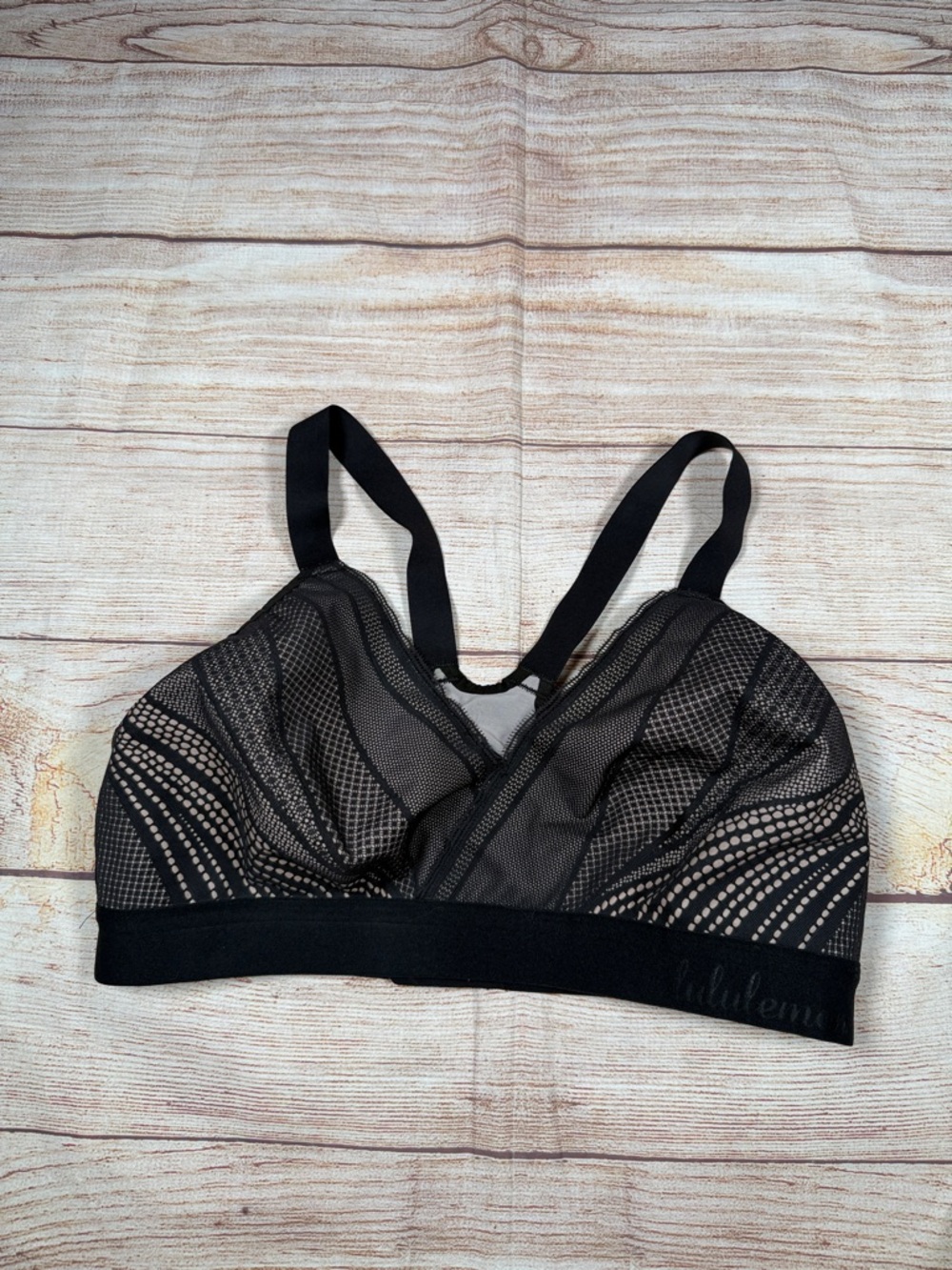 Lululemon Awake to Lave Black Mesh Pattern Bra Size‎ 38D
